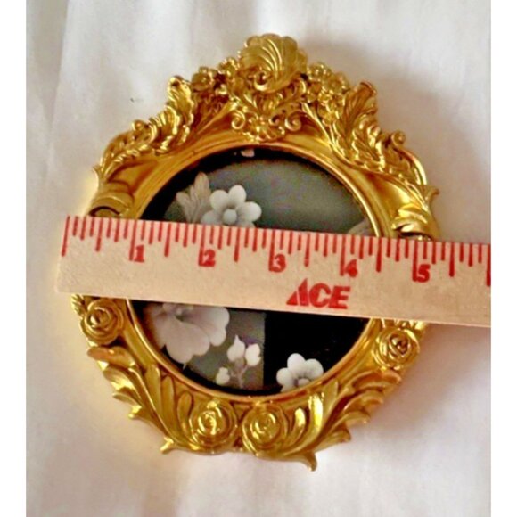 Nicole Miller NY Roses & Feathers Mini Frame 4 x 4 Round Photo Gold Baroque - Picture 5 of 8